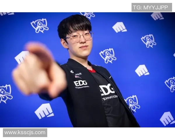 CSGO专题深度解析EDG战队在比赛中的耐力表现与战术策略