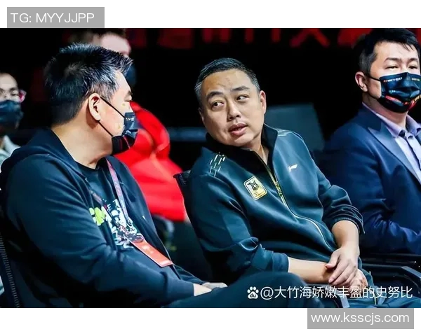 曼联与成都蓉城激战正酣比赛结果揭晓引发球迷热议 曼联与成都蓉城激战正酣比赛结果揭晓引发球迷热议